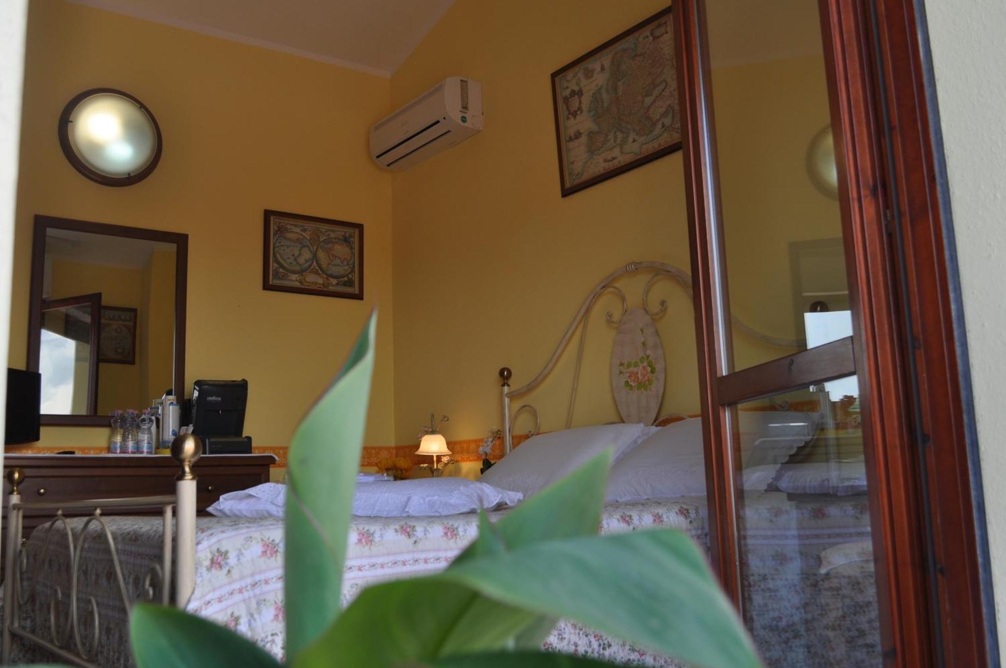 Ariedo Bed And Breakfast Capoterra Exterior photo